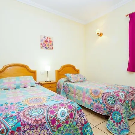 Puerto Del Carmen Sleeps 10 Pool Air Con Wifi Villa Puerto del Carmen (Lanzarote)